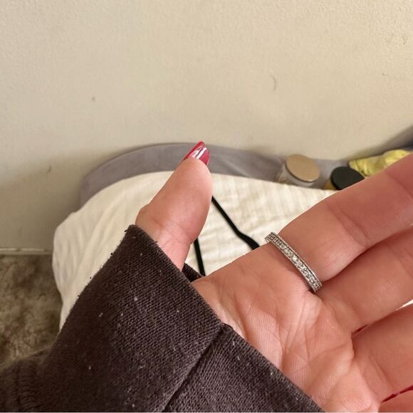 Faux diamond ring - Picture 4 of 7